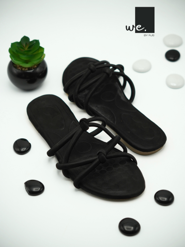 Minimalist Knotted Slip-On (Black)